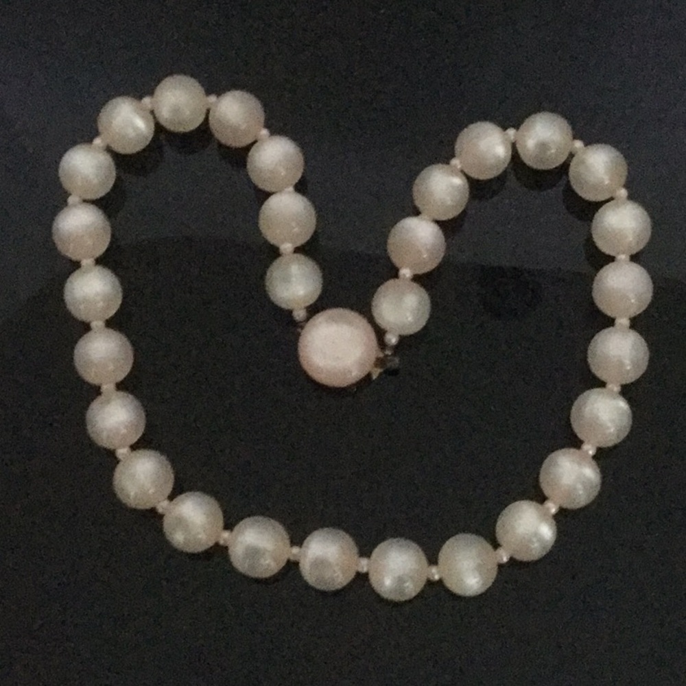 Vtg. 17” 1950’s Pink Moonglow Necklace W/30 Beads - Picture 6 of 7